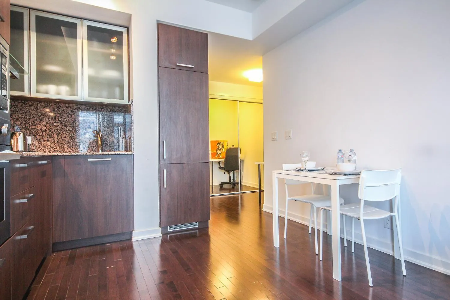 Апартаменты Downtown Suites Торонто