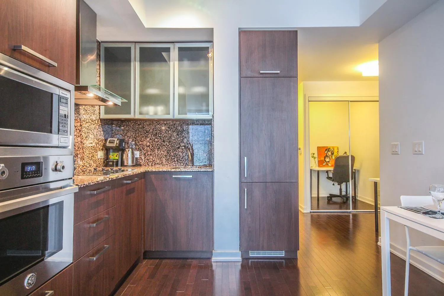 Downtown Suites Toronto Apartment